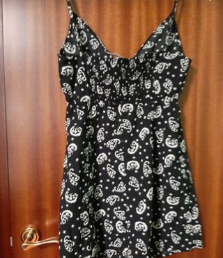 Vestido negro y blanco estampado