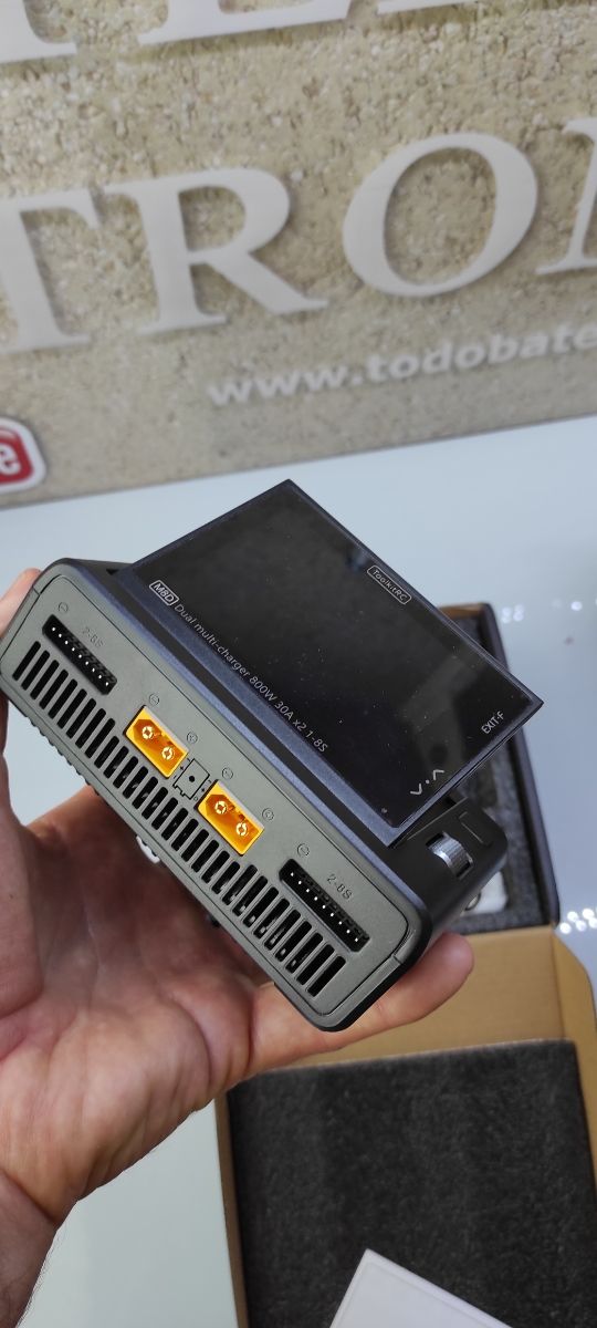 Cargador y TEST  Touch M8D 1600mAh