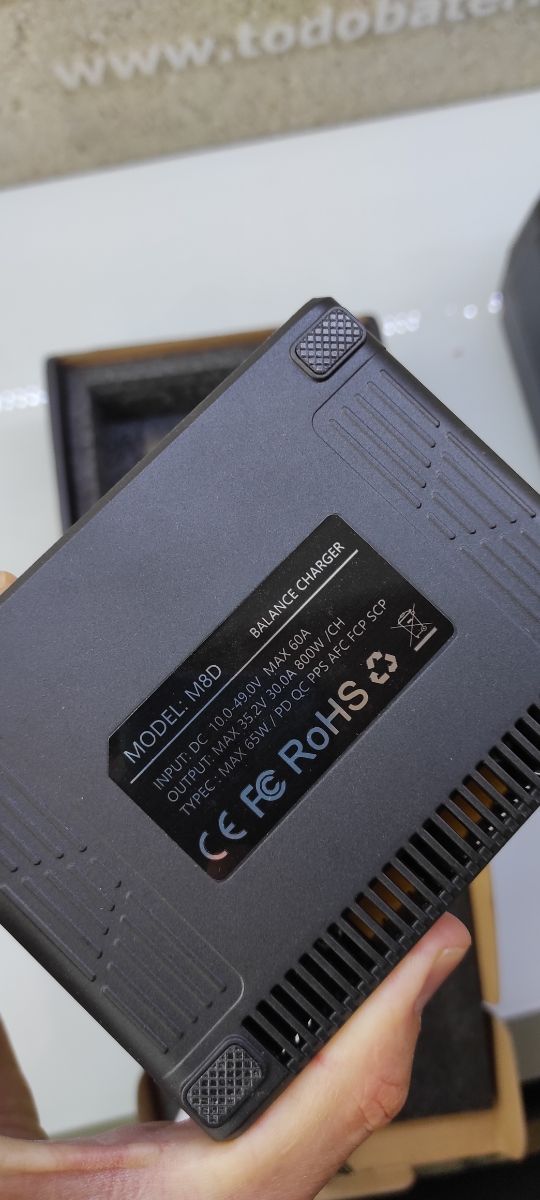 Cargador y TEST  Touch M8D 1600mAh