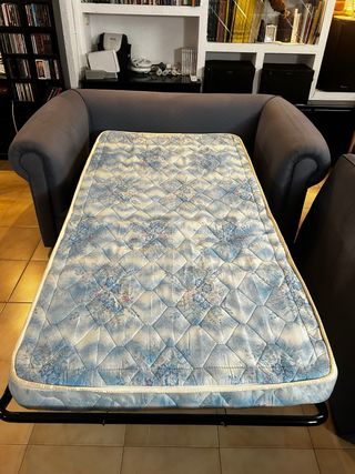 Sofá y sofá cama a juego.