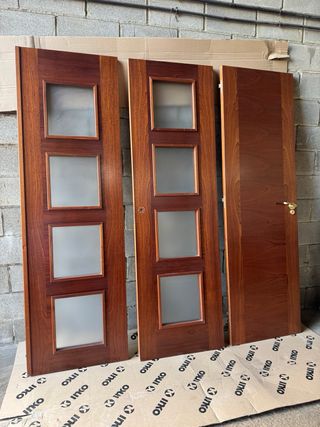 3 Puertas macizas madera - impecable 64cm hoja x2M