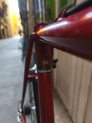 Bicicleta carretera vintage roja