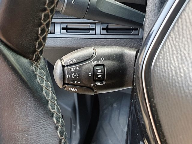 Peugeot 3008 HDI, 120cv, único prop, ALLURE