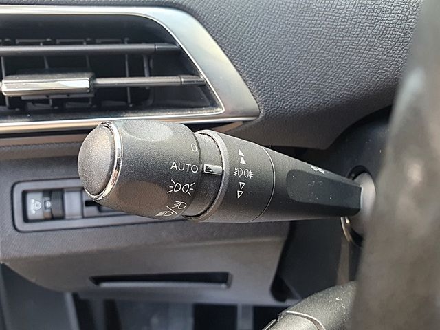 Peugeot 3008 HDI, 120cv, único prop, ALLURE