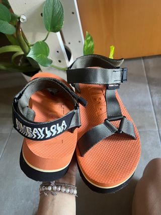 Sandalias Bimba y Lola plataforma, deportivas