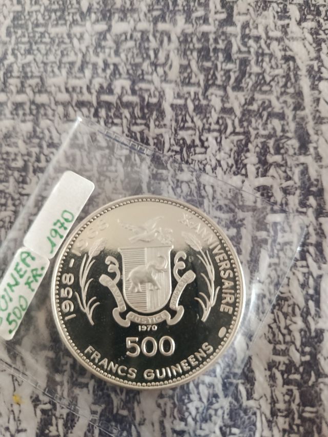 Monedas Guinea: Tutankamón y 500 Francos