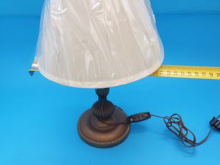 lume lampada lumetto comò comodino tavolo