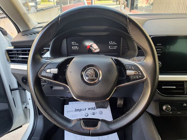 Skoda Kamiq, Automático, carplay, navegador....