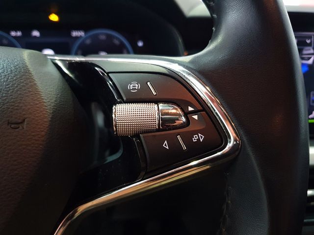 Skoda Kamiq, Automático, carplay, navegador....