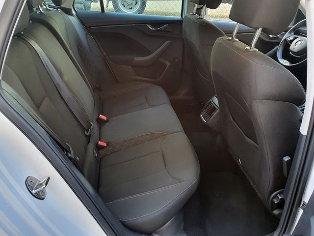Skoda Kamiq, Automático, carplay, navegador....