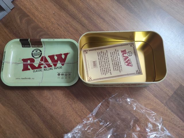 Caja metálica Raw