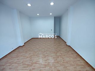 Local comercial en venta en Benigánim
