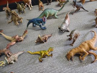 Lote de 30 dinosaurios de juguete
