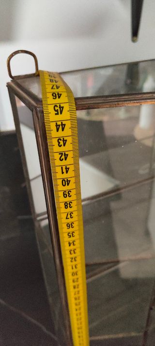 Vitrina antigua de cristal y metal