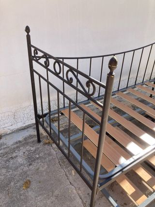 Cama diván forja maciza marron oscuro