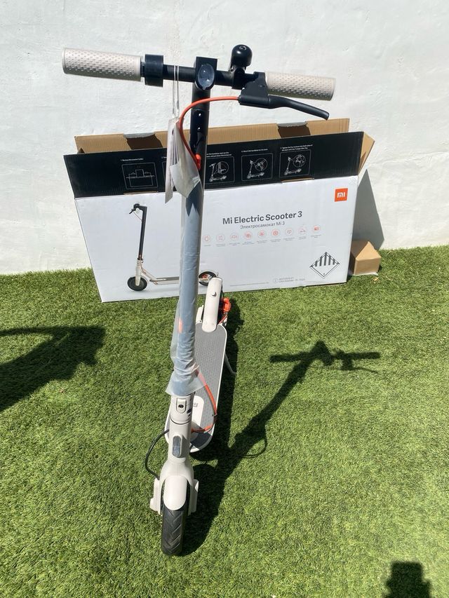 MI scooter electric 3 A ESTRENAR