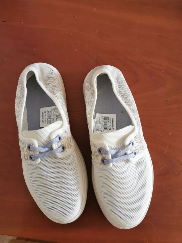 Zapatillas/escarpines playa mujer blancas