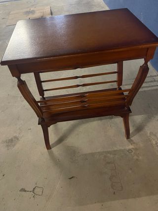 Mesa auxiliar madera antigua
