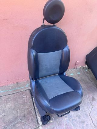 Asientos y paneles de puertas delanteras  Fiat 500
