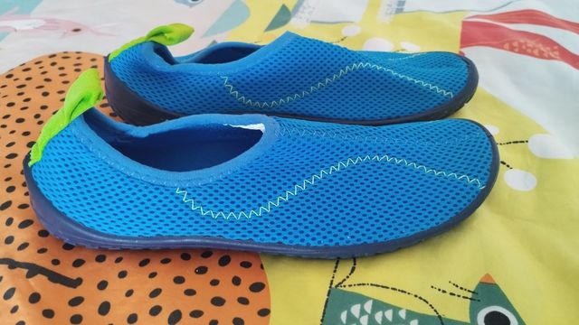 Escarpines piscina niño talla 34-35