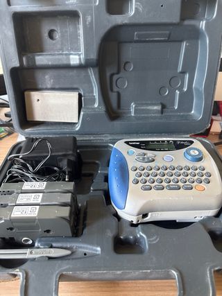 ••• Etiquetadora Brother P-touch 1250