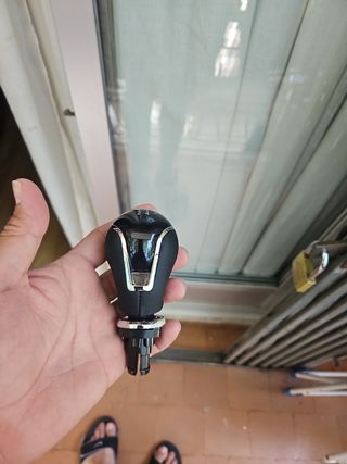 Pomo cambio Seat Leon MK3 
No es original 