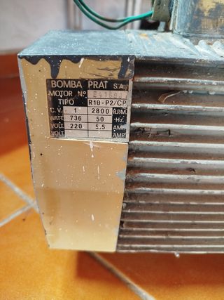 Motor y bomba de agua