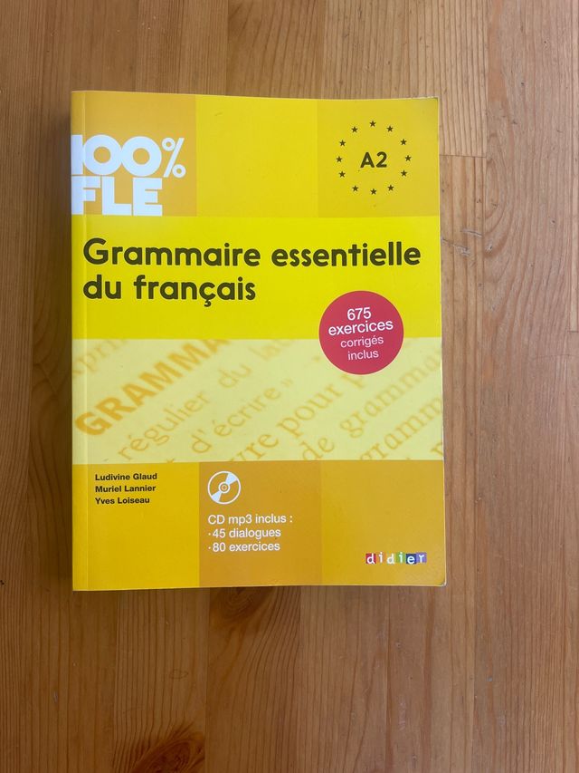 Libro francés Grammaire esaentielle du français A2