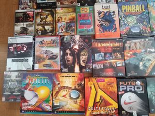 En caja de cartón Juegos PC . PRECIO POR UNIDAD