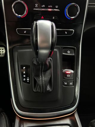 Renault Scénic Black Edition TCe 140cv Automático 