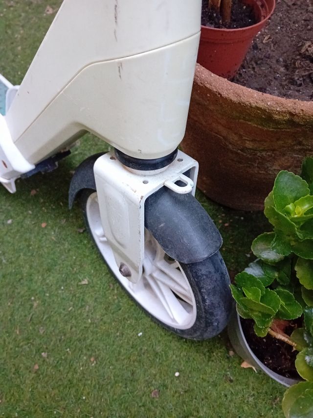 Patinete infantil blanco