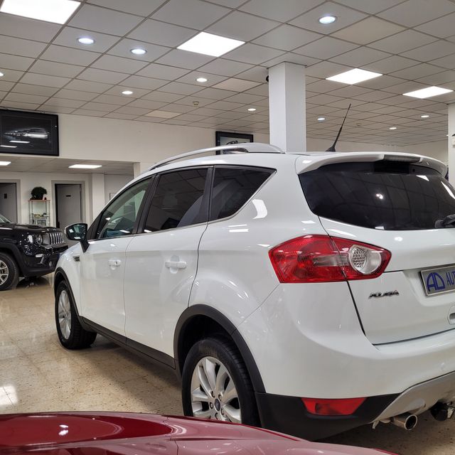Ford Kuga auto 4x4 2011