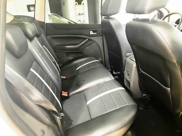 Ford Kuga auto 4x4 2011
