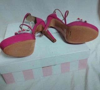 Elegantes Zapatos Sandalias en vinilo transparente