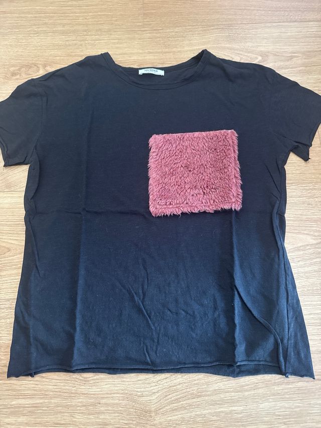 Camiseta Zara negra con bolsillo
