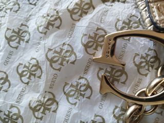 Bolso vintage y2k Guess de hombro 
