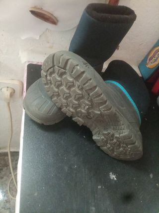 Botas nieve niño talla 30-31
