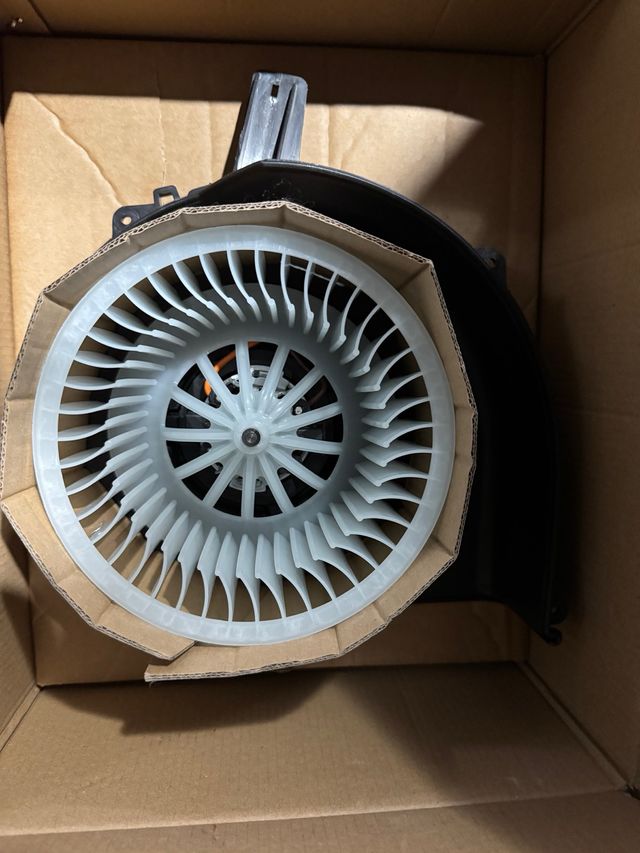 Ventilador A/C Skoda Rapid