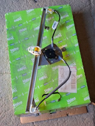 RENAULT SCENIC II elevalunas delantero derecho