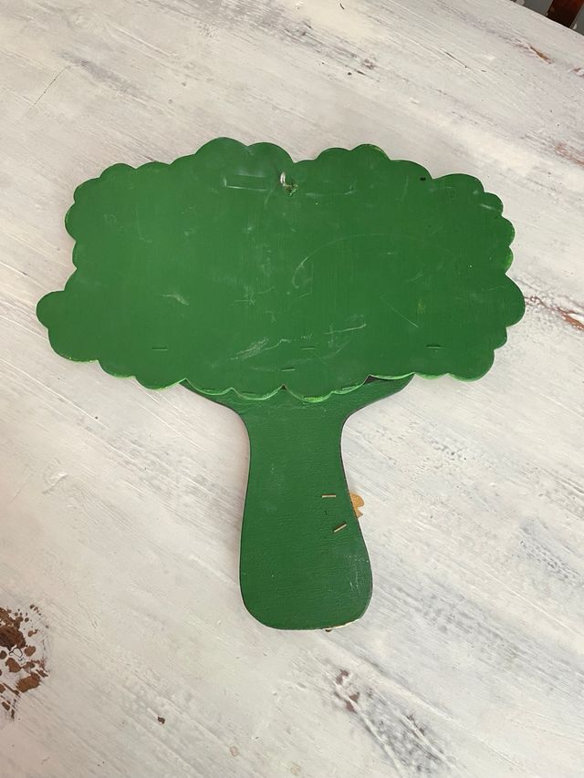 Figura infantil vintage: arbol con casita
