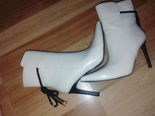 Botines beige tacón alto
