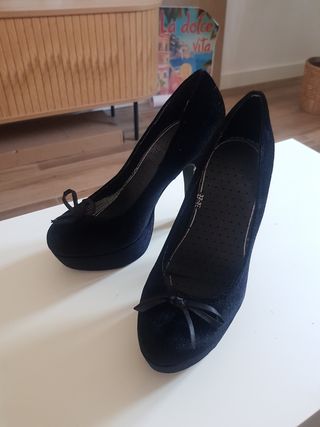 Zapatos tacón alto negros - talla 38