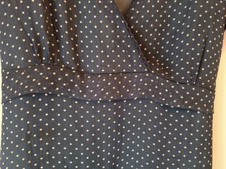 Vestito in crêpe-chiffon blu a pois bianco