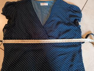 Vestito in crêpe-chiffon blu a pois bianco