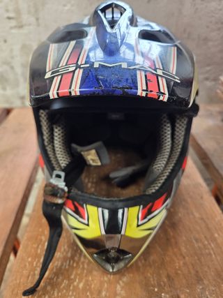 Casco Motocross G-MAC. Usado pero en buen estado.