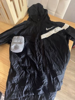 Cortavientos Nike negro nuevo