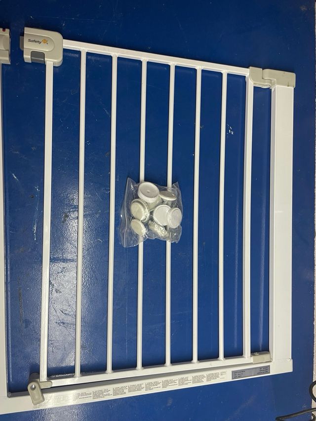 Barrera seguridad bebé blanca