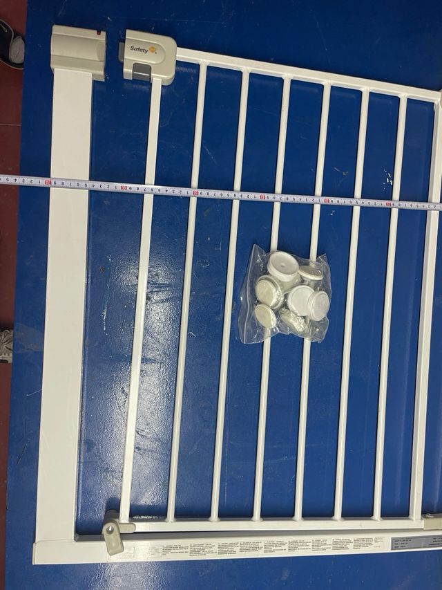 Barrera seguridad bebé blanca