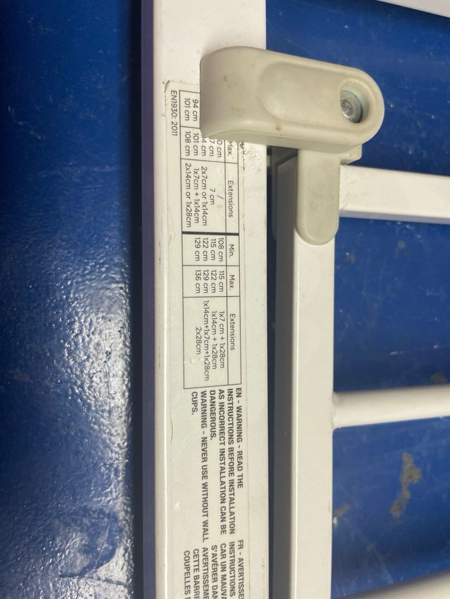 Barrera seguridad bebé blanca