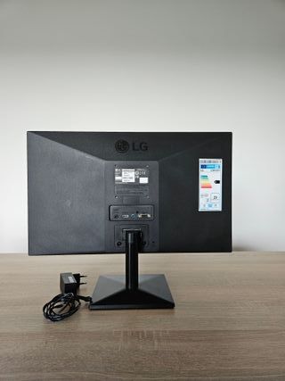 Monitor LG 22" - Pantalla negra